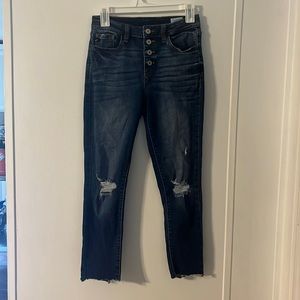 Distressed skinny jeans